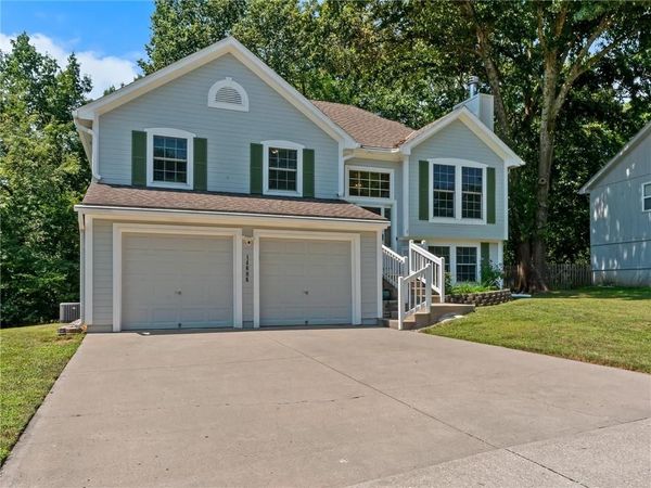 14606 St. Andrews Drive, Grandview, MO 64030