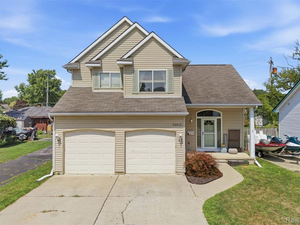 22571 E 13 Mile Road, St Clair Shores, Mi 48082