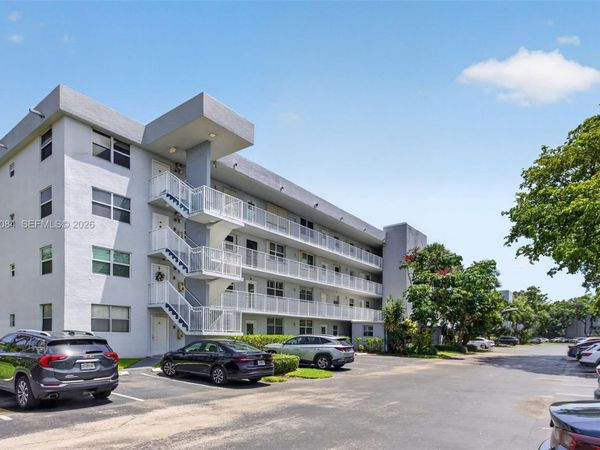 Unit 3D, Oakland Park, FL 33309