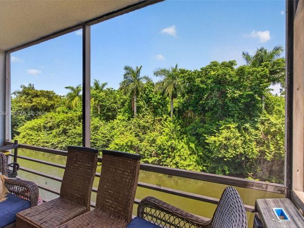 106 Royal Park Dr, Unit 3D, Oakland Park, FL 33309