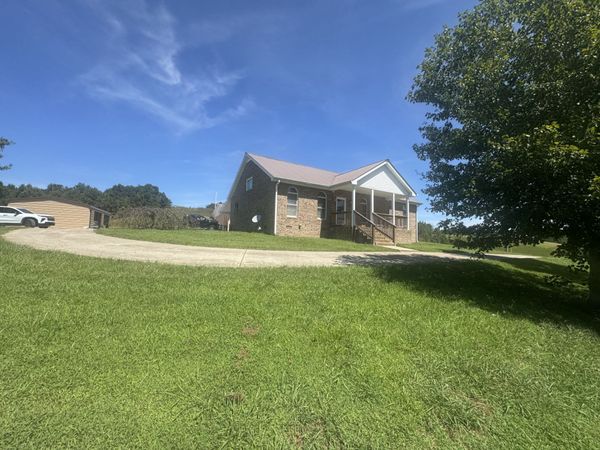 500 Hurricane Creek Rd, Mc Ewen, TN 37101