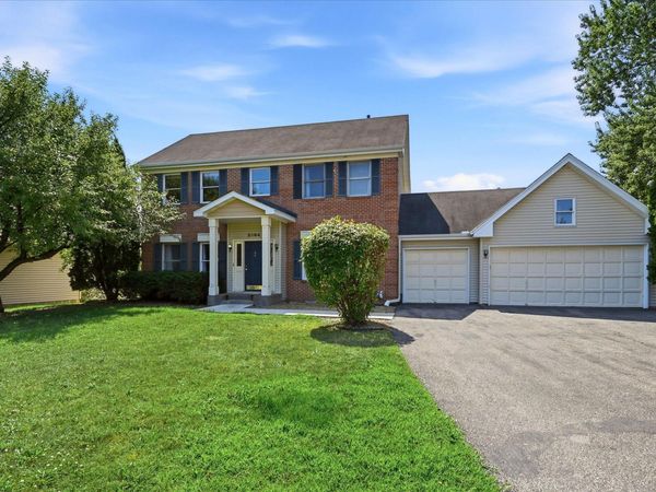 2084 Wallingford Circle, Woodbury, MN 55125