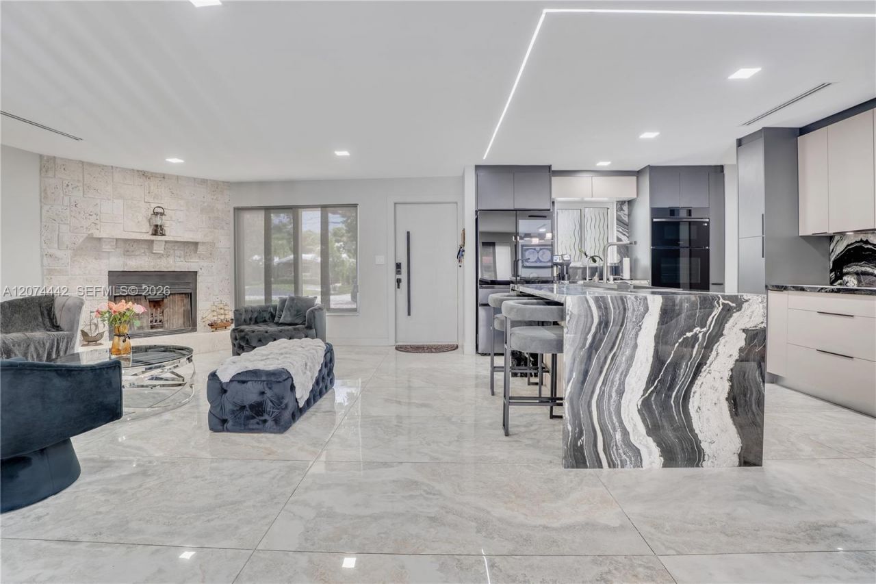 2225 NE 16th Ave, Wilton Manors, FL 33305 Photo