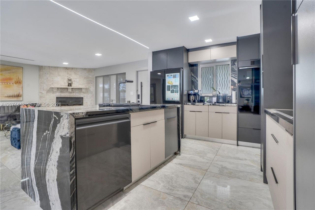 2225 NE 16th Ave, Wilton Manors, FL 33305 Photo