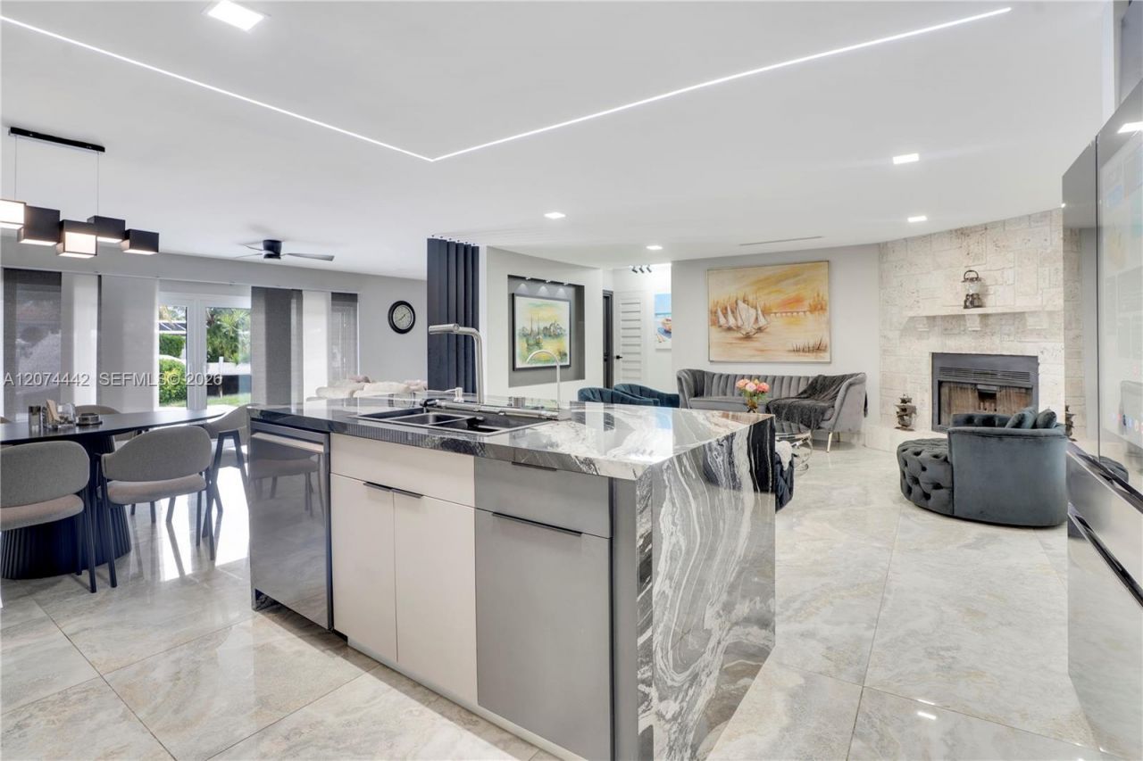 2225 NE 16th Ave, Wilton Manors, FL 33305 Photo