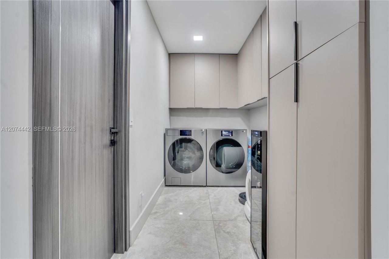 2225 NE 16th Ave, Wilton Manors, FL 33305 Photo