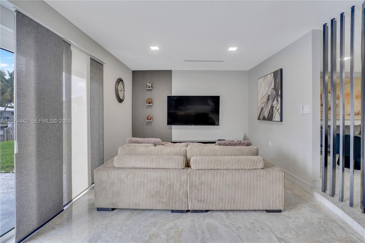 2225 NE 16th Ave, Wilton Manors, FL 33305 Photo
