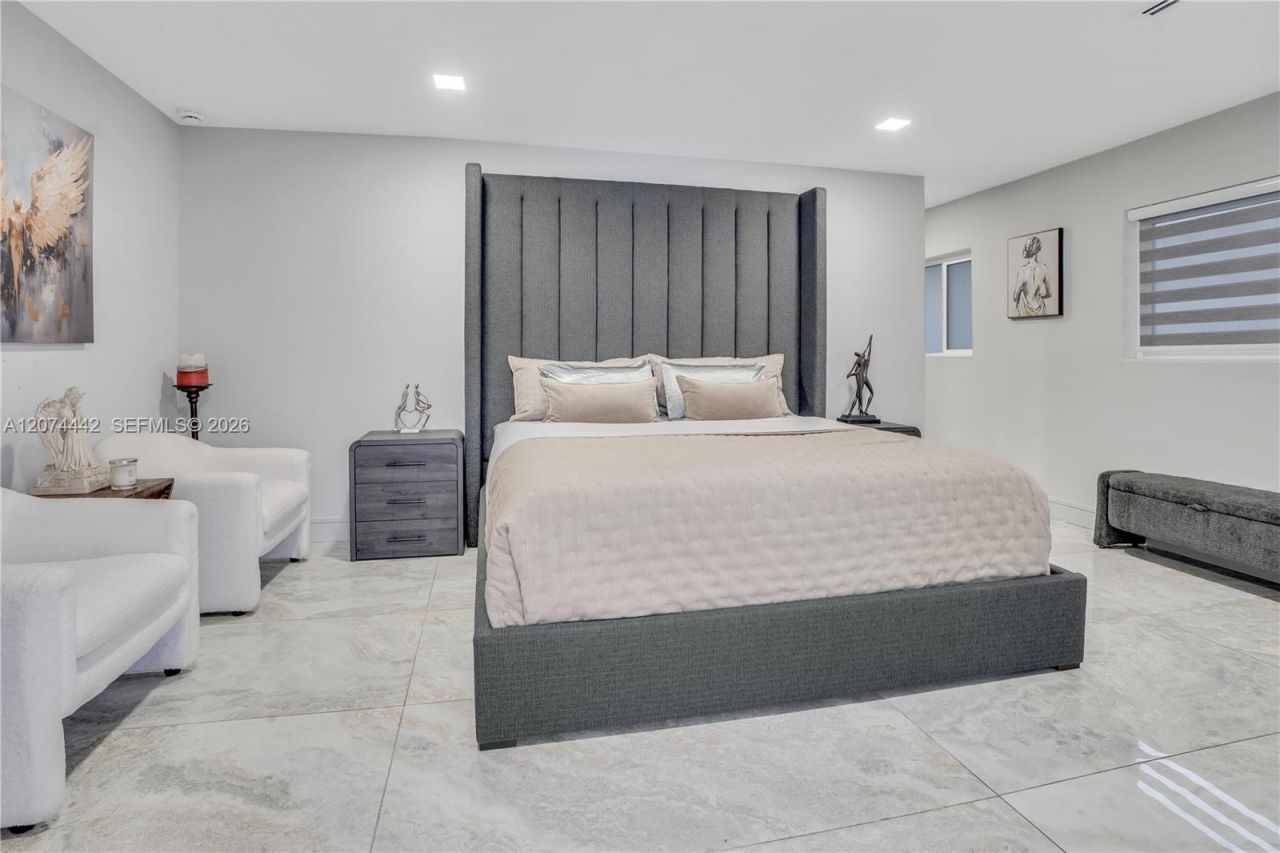 2225 NE 16th Ave, Wilton Manors, FL 33305 Photo