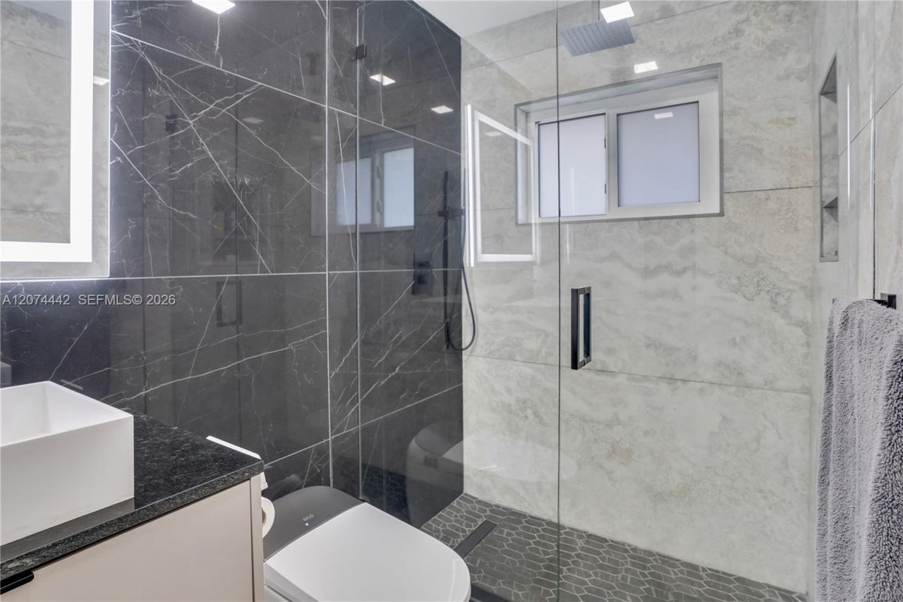 2225 NE 16th Ave, Wilton Manors, FL 33305 Photo