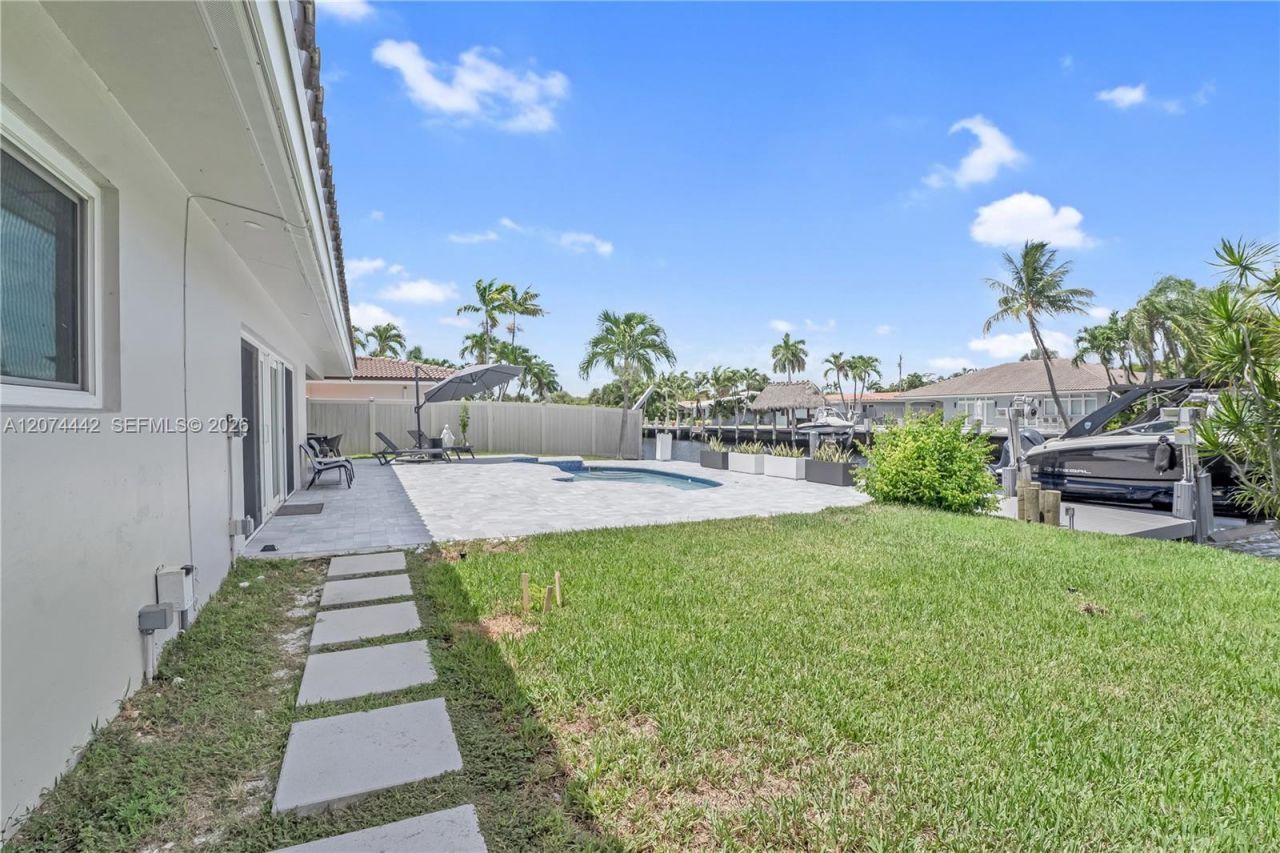 2225 NE 16th Ave, Wilton Manors, FL 33305 Photo