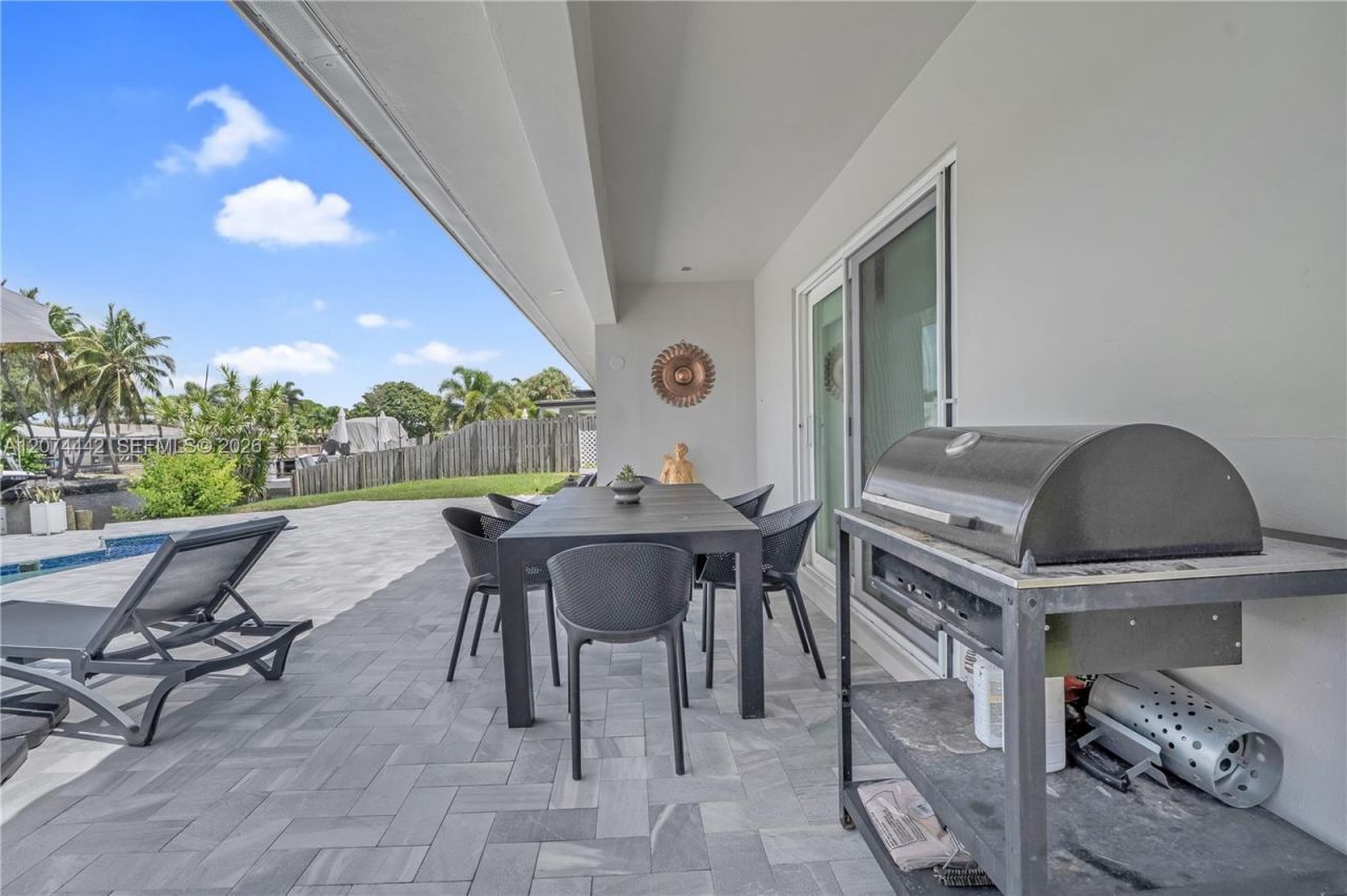 2225 NE 16th Ave, Wilton Manors, FL 33305 Photo