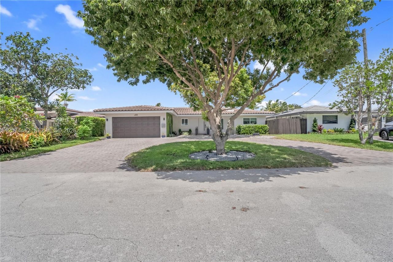 2225 NE 16th Ave, Wilton Manors, FL 33305 Photo