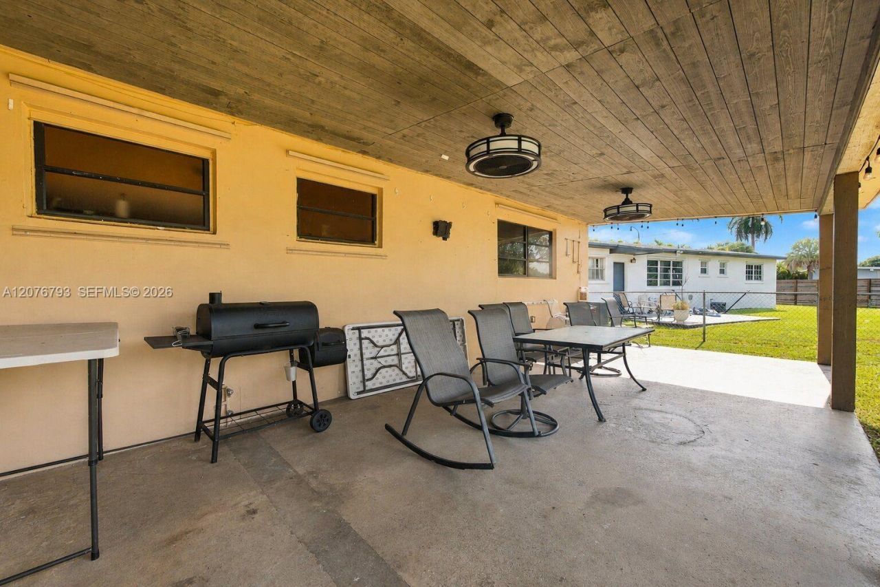 9500 Cutler Ridge Dr , Cutler Bay, FL 33157 Photo