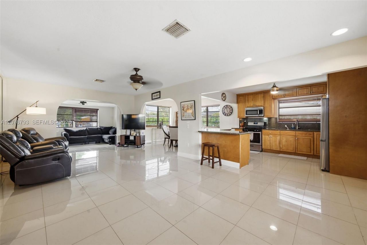 9500 Cutler Ridge Dr , Cutler Bay, FL 33157 Photo