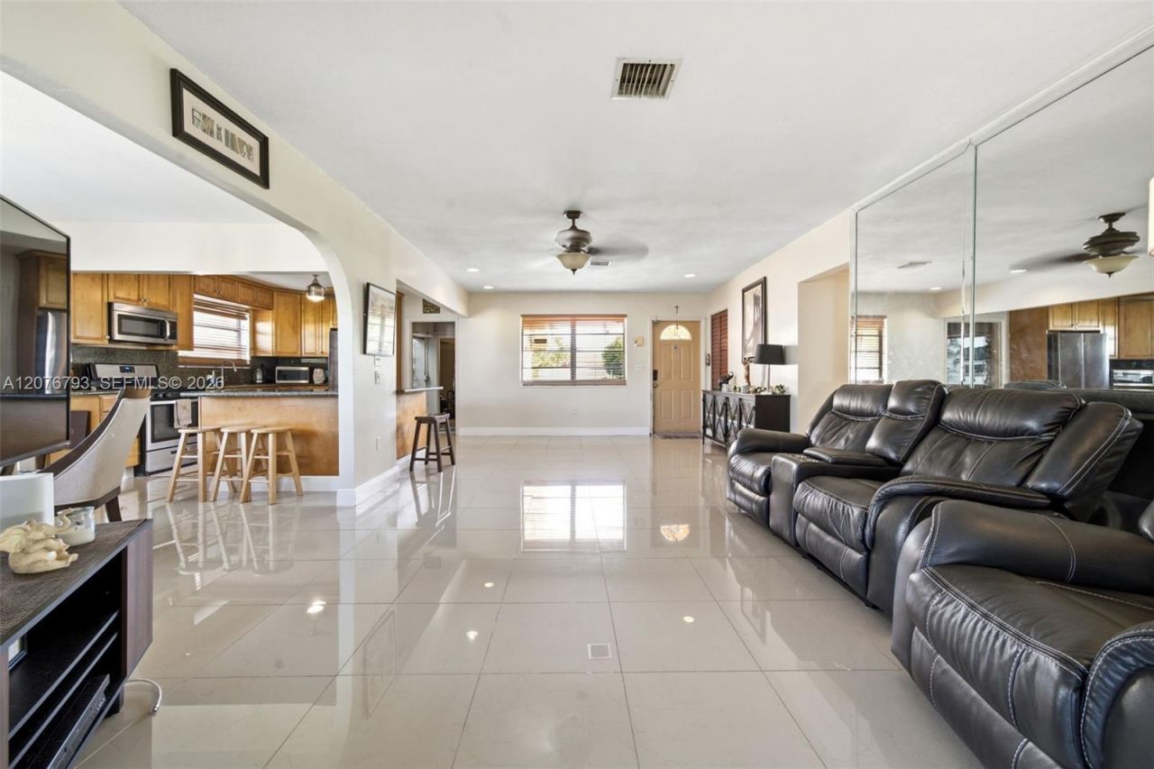 9500 Cutler Ridge Dr , Cutler Bay, FL 33157 Photo
