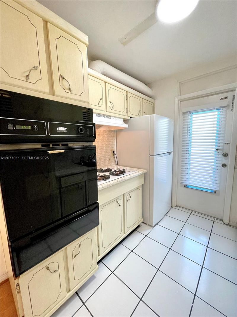 441 Collins Ave, Unit 30, Miami Beach, FL 33139 Photo