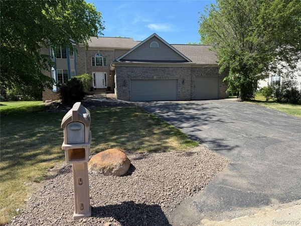 8318 Mill Pointe Court, Atlas Township, Mi 48438