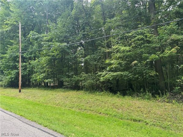 1995 Flame Lake Drive , Roaming Shores, OH 44084