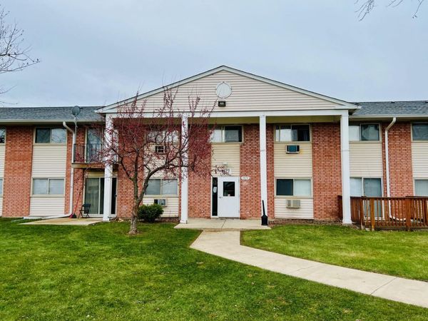 1577 Jill Court , Unit 202, Glendale Heights, IL 60139