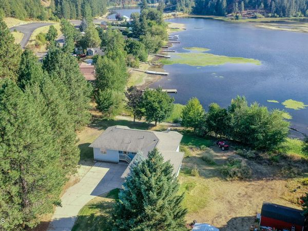 6612 W Salishan WAY , Spirit Lake, ID 83869