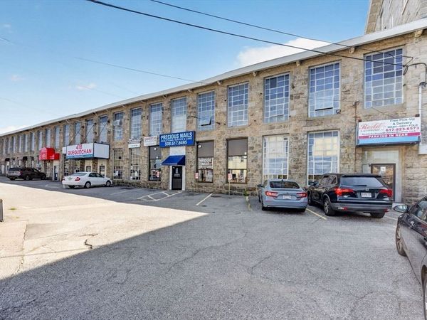 418 Quequechan St, Fall River, MA 02723