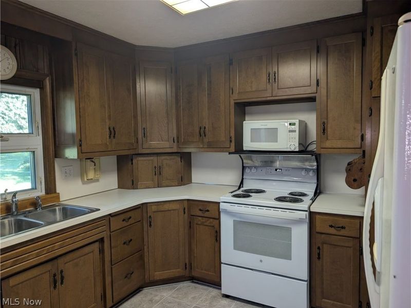 295 N Church Street, Dalton, OH 44618 Photo 13