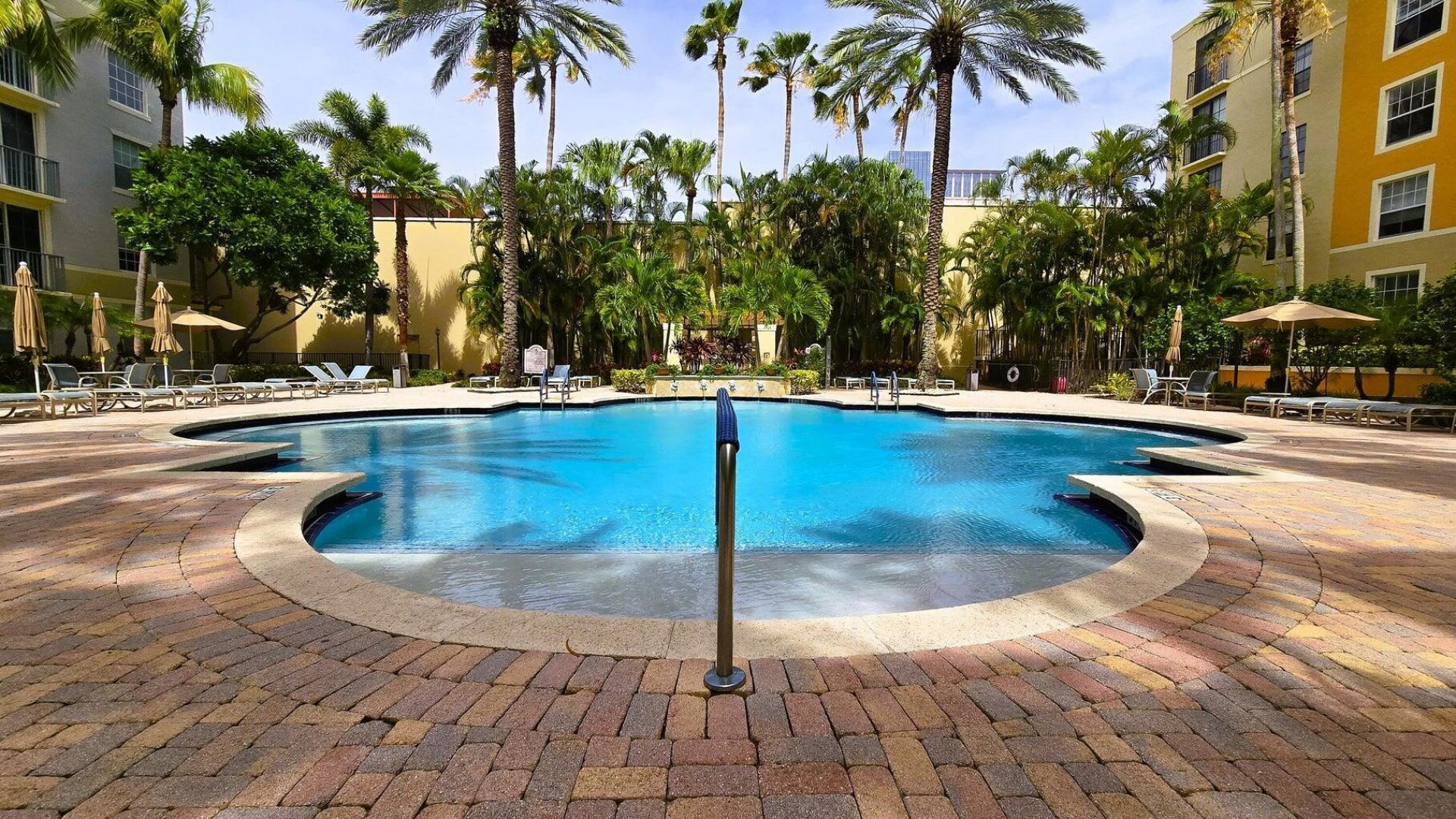 630 S Sapodilla Avenue, Unit PH 521, West Palm Beach, FL 33401 Photo