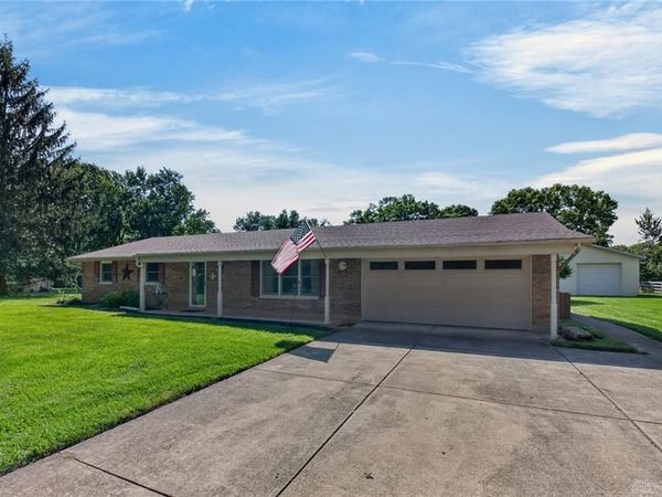 201 Brookside Drive, New Carlisle, OH 45344