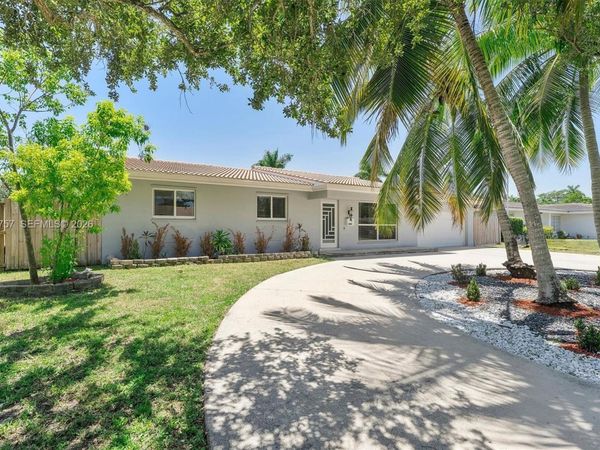 7220 NW 10th Pl, Plantation, FL 33313