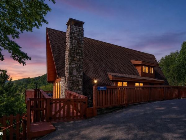 1109 Ski View Drive, Gatlinburg, TN 37738