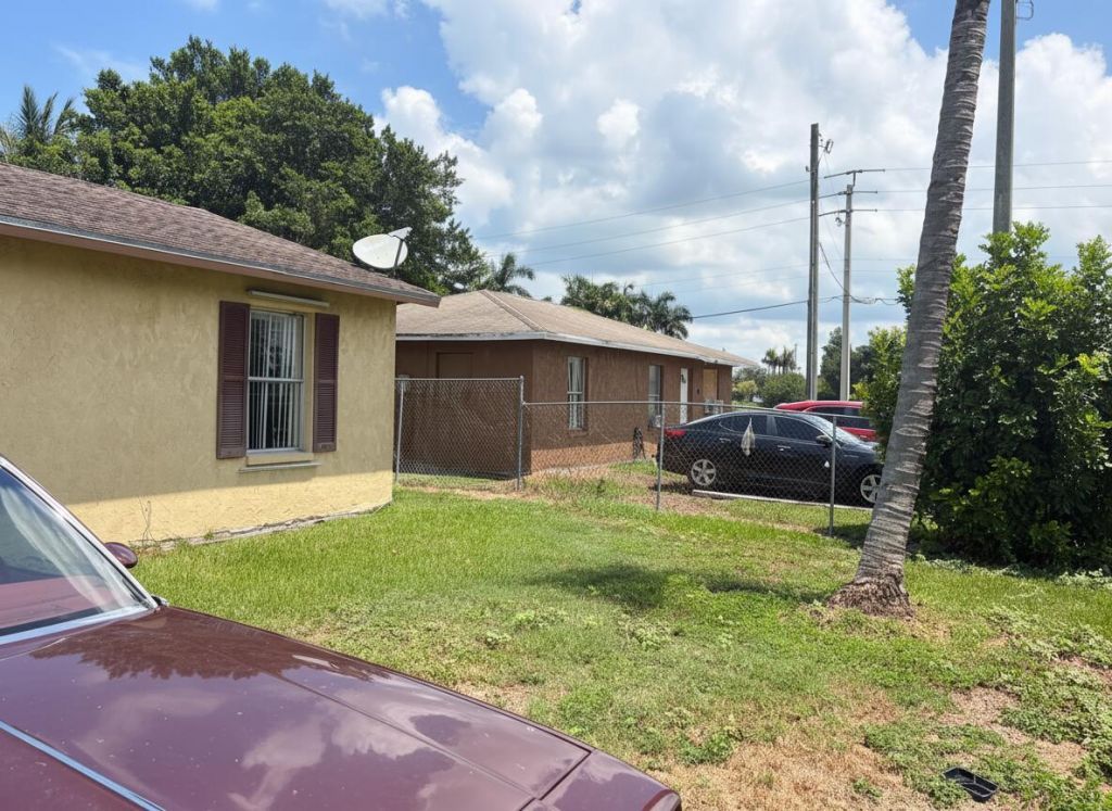 307 Seminole Court, Pahokee, FL 33476 Photo