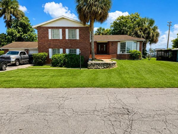 909 NE 3rd Street, Belle Glade, FL 33430