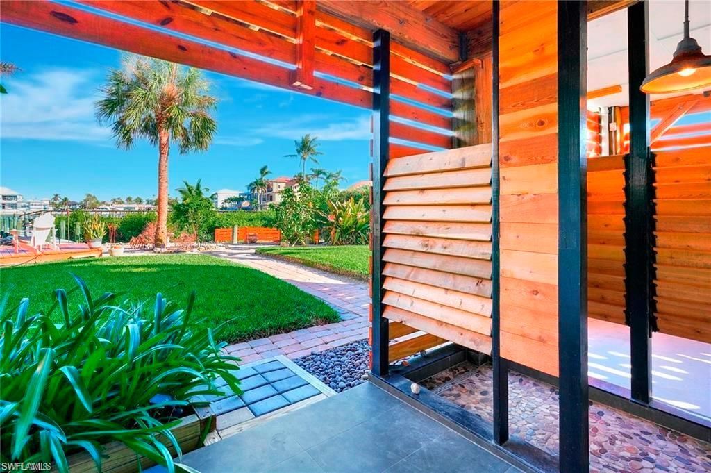 86 Dolphin Cir , Naples, FL 34113 Photo