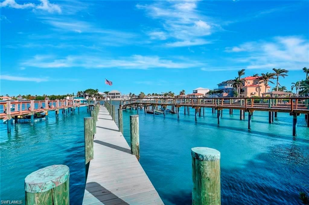 86 Dolphin Cir , Naples, FL 34113 Photo