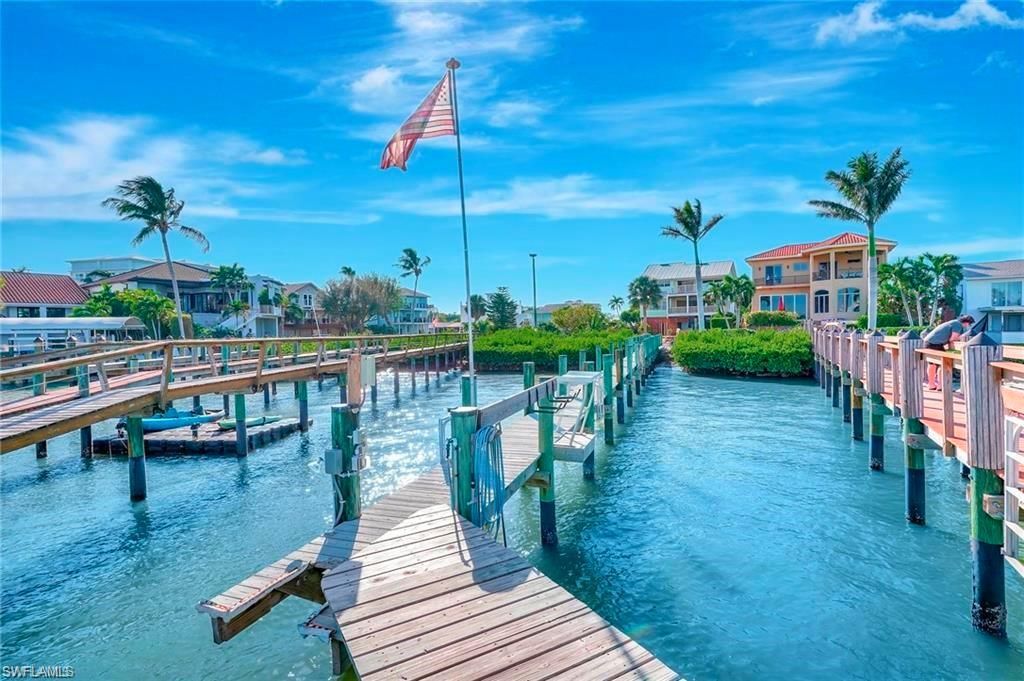 86 Dolphin Cir , Naples, FL 34113 Photo