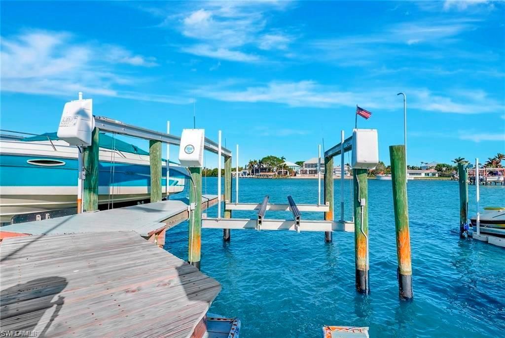 86 Dolphin Cir , Naples, FL 34113 Photo