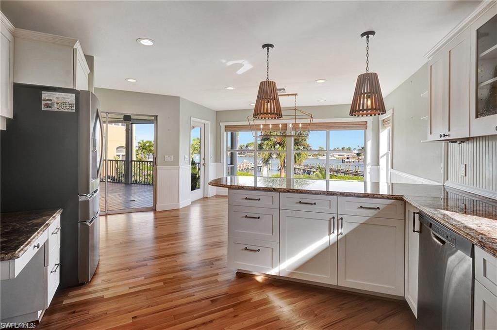 86 Dolphin Cir , Naples, FL 34113 Photo