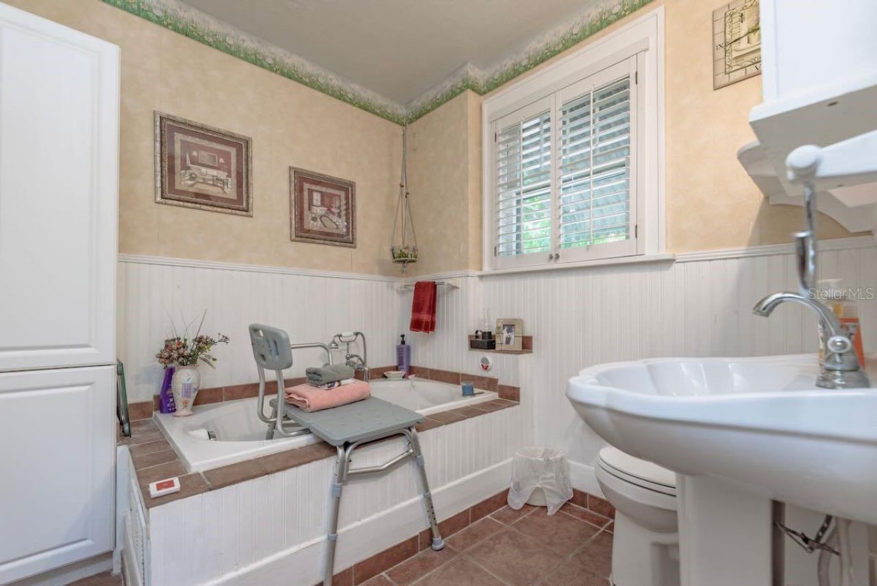 1323 18th Street W, Bradenton, FL 34205 Photo