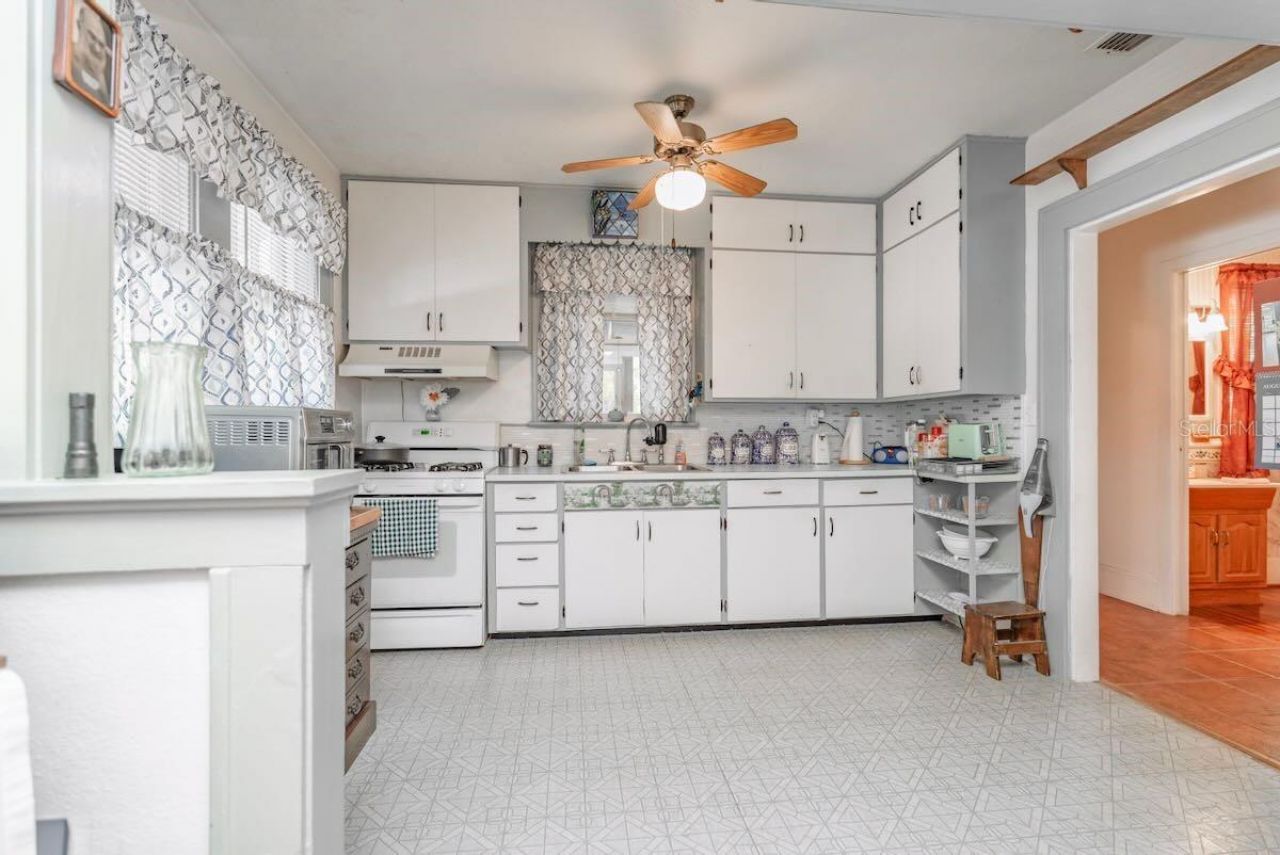 1323 18th Street W, Bradenton, FL 34205 Photo