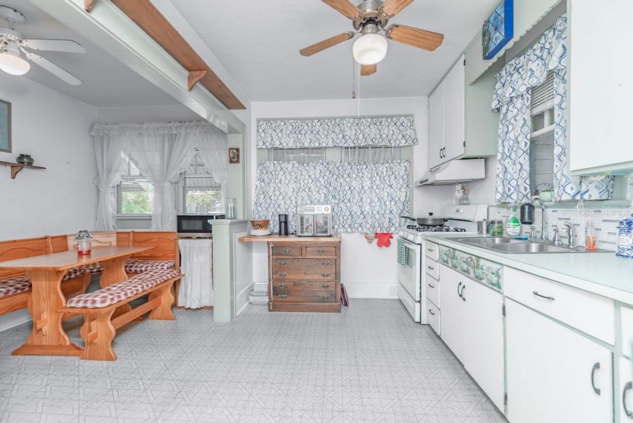 1323 18th Street W, Bradenton, FL 34205 Photo