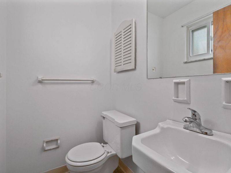 5668 Crawford Drive , Columbus, OH 43229 Photo 17