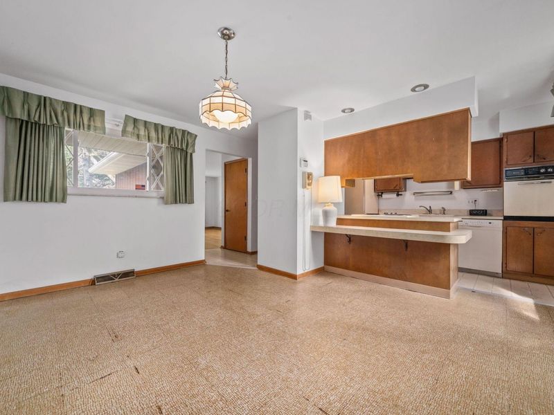 5668 Crawford Drive , Columbus, OH 43229 Photo 6