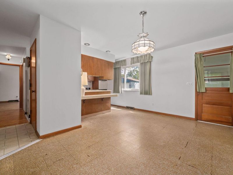 5668 Crawford Drive , Columbus, OH 43229 Photo 8