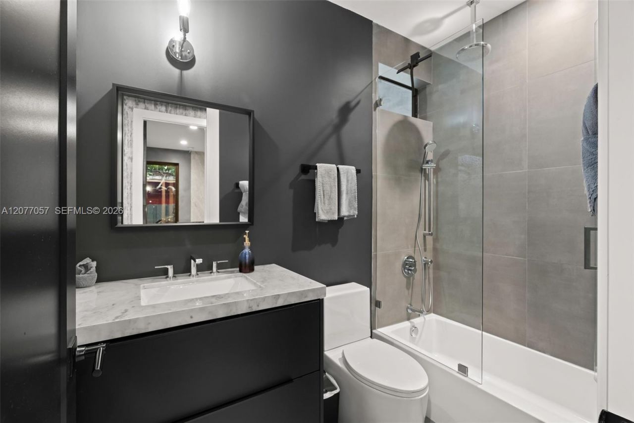400 NW 49th St , Miami, FL 33127 Photo
