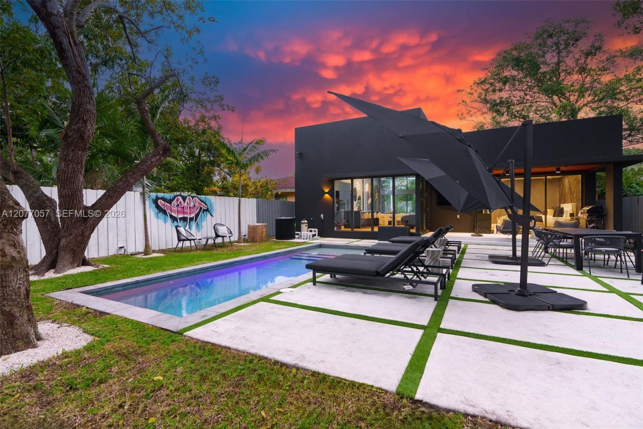 400 NW 49th St , Miami, FL 33127 Photo