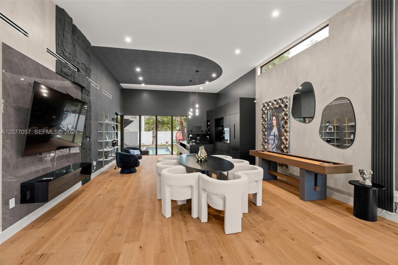 400 NW 49th St , Miami, FL 33127 Photo