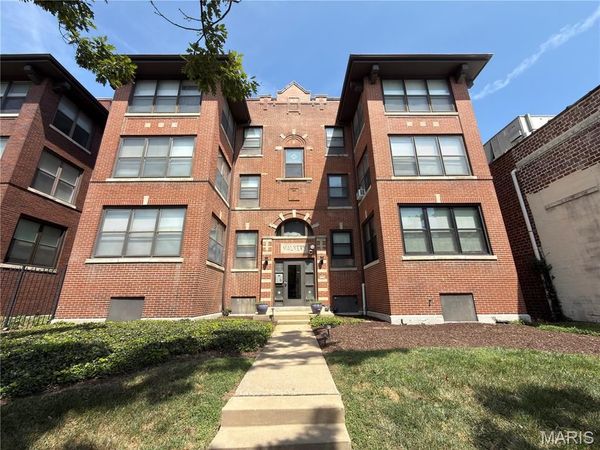 5621 Pershing Avenue , Unit 13, St Louis, MO 63112