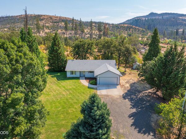 5498 Butte Falls Highway, Eagle Point, OR 97524