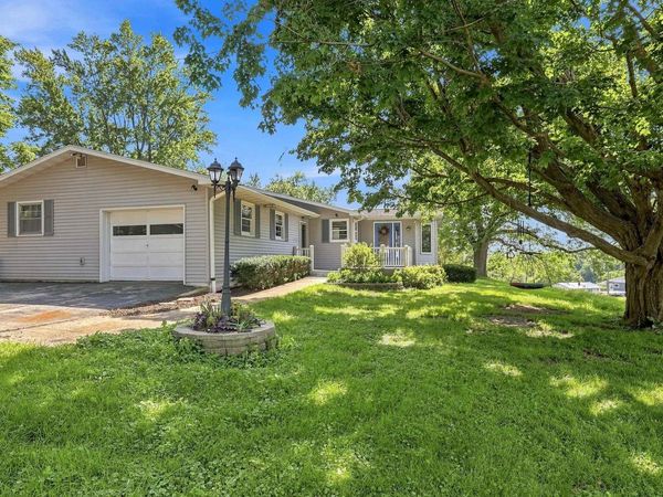 1401 Fayette Road, Darlington, WI 53530