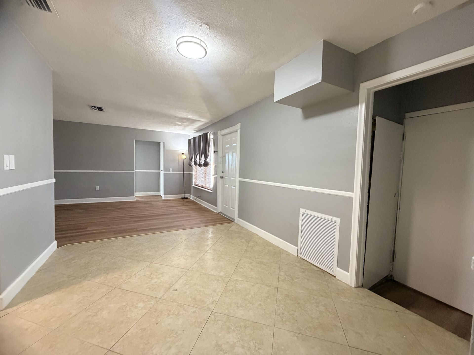 8381 NW 28th Place, Sunrise, FL 33322 Photo